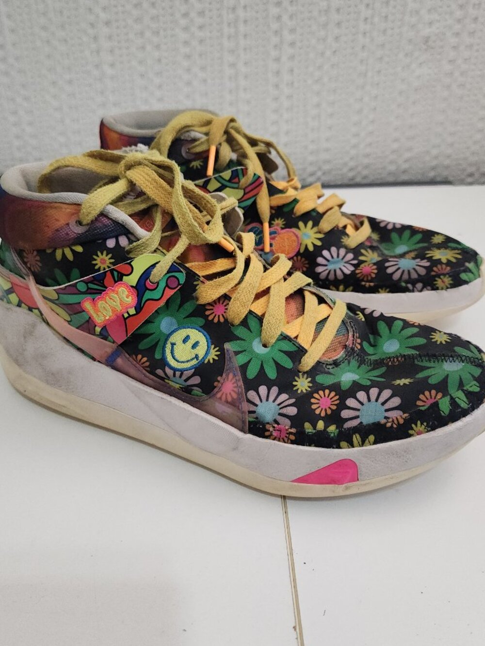 Nike Kevin Durant Peace Love Sneakers Men's size 11
